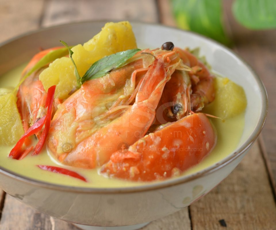 Resipi Udang Masak Lemak Nanas. Rasa Masam-Masam Memang Buka Selera!