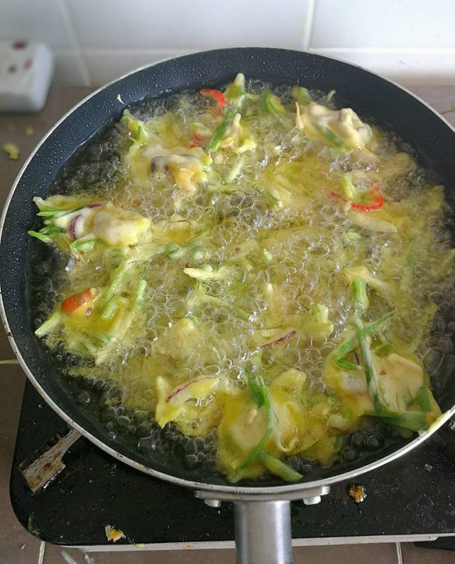 Cara Buat Cucur Udang Istimewa Mak Tun. Resipi Mudah 