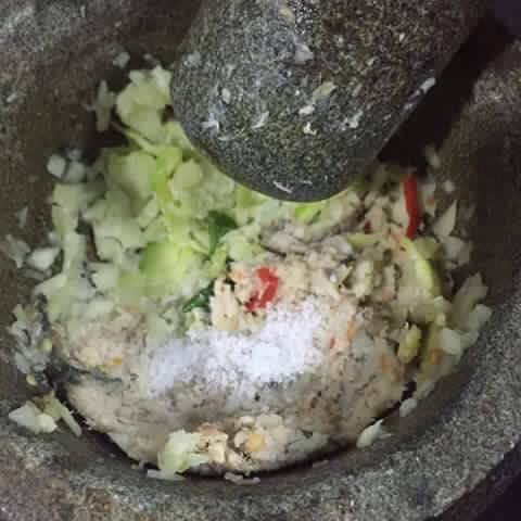 Sambal Ikan Bersama Mangga Muda Kecur Liur Dibuatnya