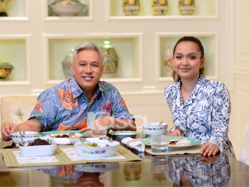 Azira Teruja Berkongsi Dapur Dengan Chef Wan Masak Daging Dendeng.