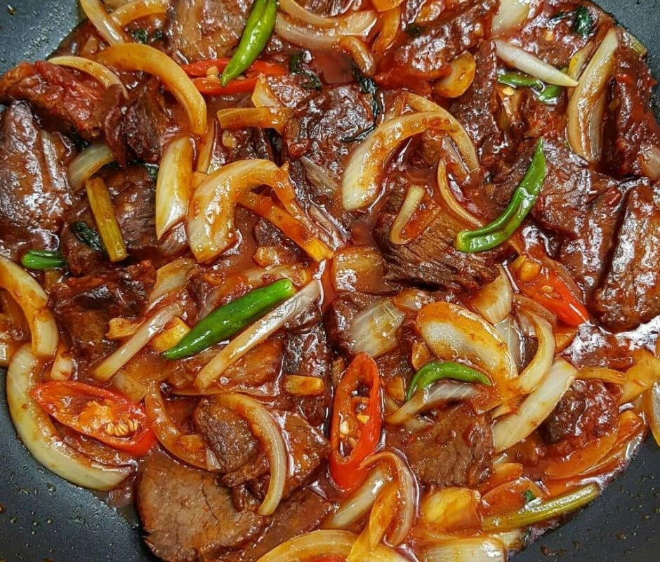  Daging  Masak  Merah Sedap Dimakan Dengan Ketupat dan Nasi 