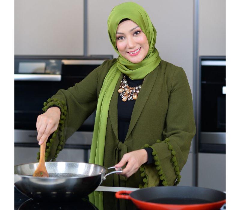 Chef Wan & Erra, Berkongsi Dapur Buat Murtabak Daging Kambing & Bubur Cha Cha
