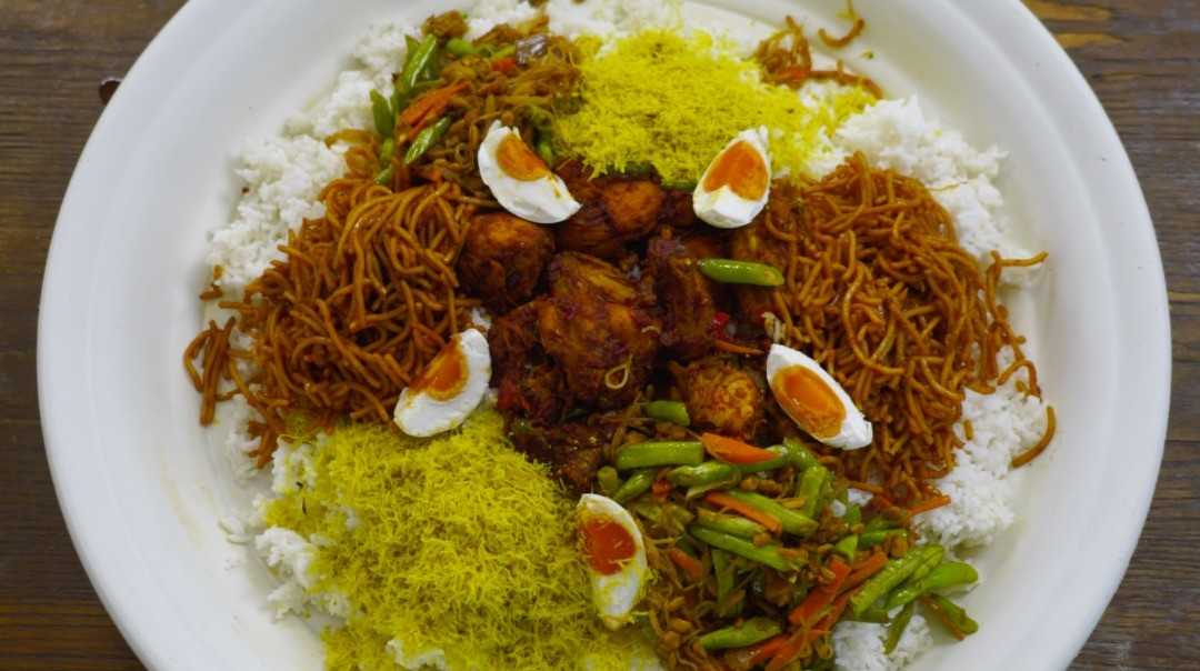 Sedapnya Nasi Ambeng Yang Dimasak Oleh Rozita Che Wan &#038; Aunty Aini.