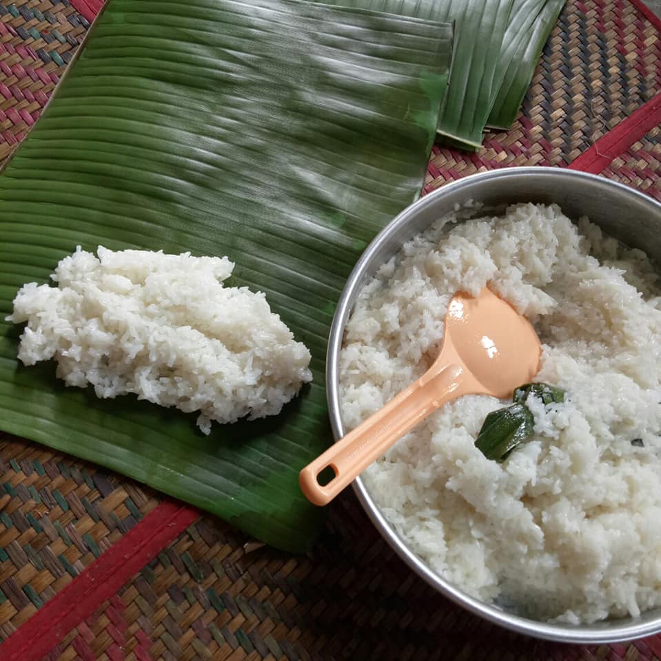 Sedap &#038; Berlemak. Ini Cara Buat Ketupat Daun Pisang Paling Mudah.