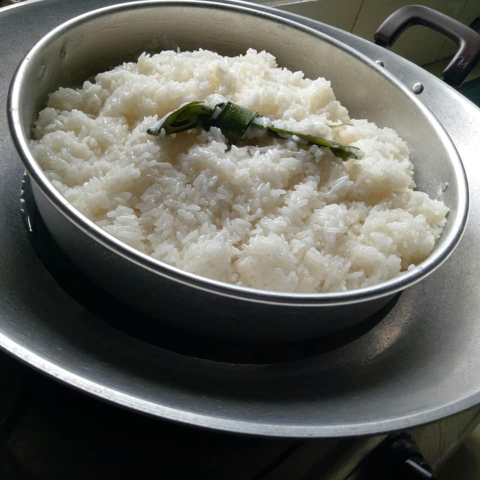 Cara Buat Ketupat Daun Pisang. Mudah & Sangat Sedap.