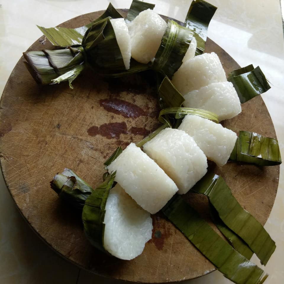 Cara Buat Ketupat Daun Pisang. Mudah & Sangat Sedap.
