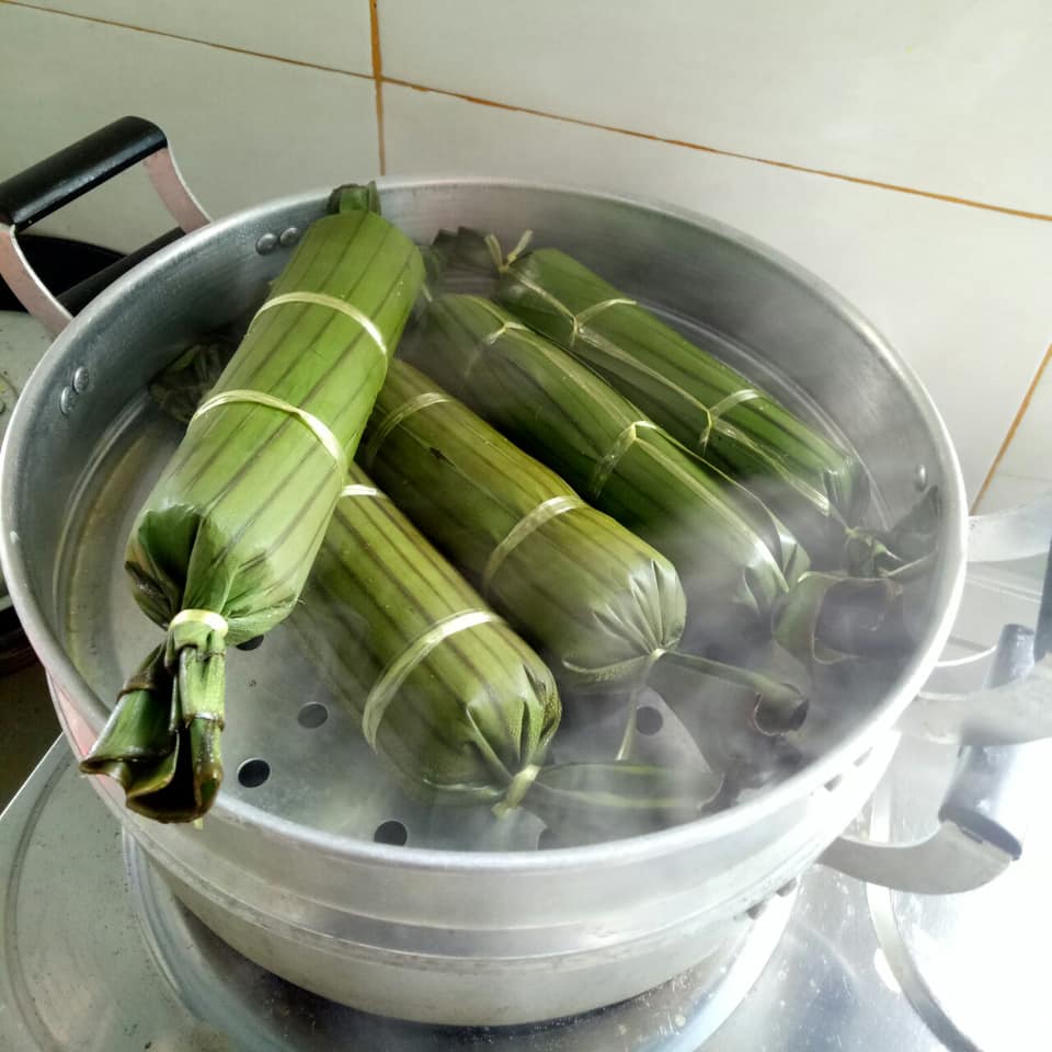 Cara Buat Ketupat Daun Pisang. Mudah &#038; Sangat Sedap.