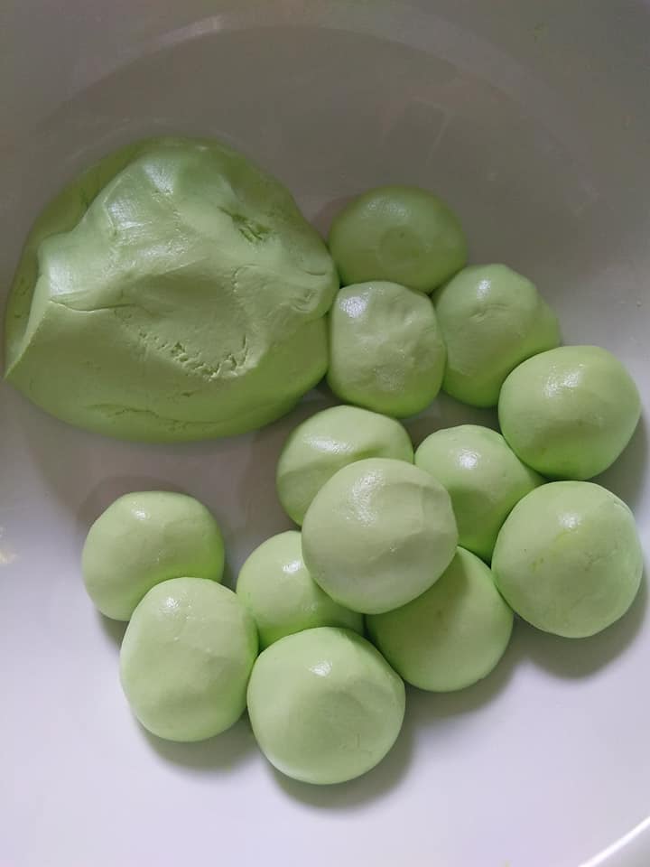 Resipi Kuih Telaga Emas Guna Sukatan Cawan. Sedap & Mudah.
