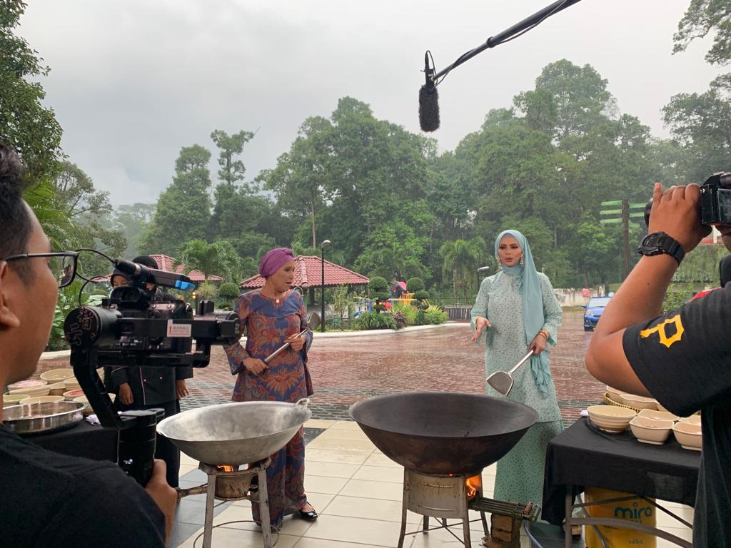 Aunty Aini &#038; Rozita Che Wan Kongsi Resipi Daging Toyu &#038; Masak Lemak Kambing Salai Untuk Majlis Rumah Terbuka.