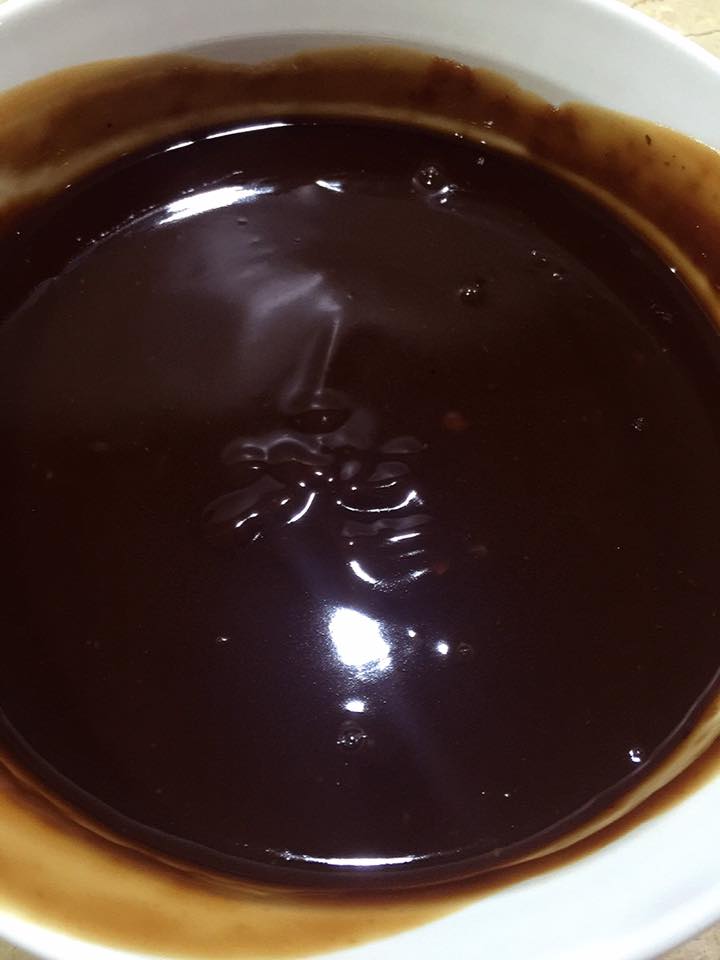 Suka Makan Yong Tau Foo? Ini Cara Buat Kuah Hitam & Merah Yang Sedap