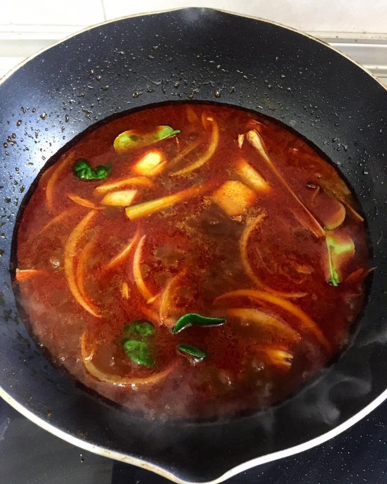 Masak Tomyam Sama Rasa Di Kedai Siam