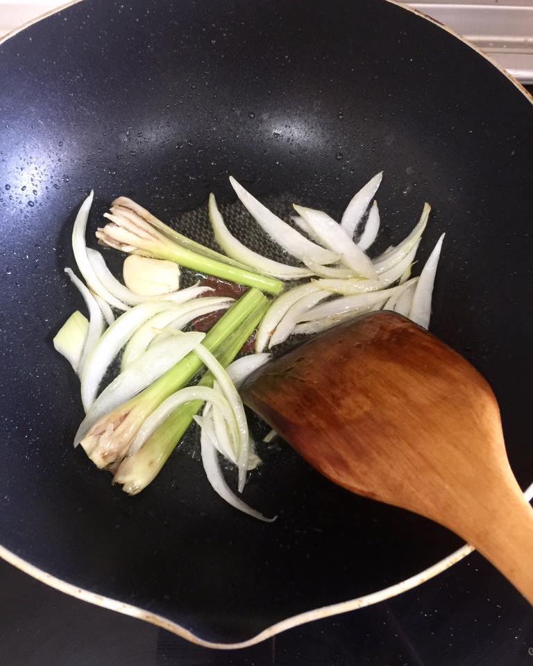 Masak Tomyam Sama Rasa Di Kedai Siam