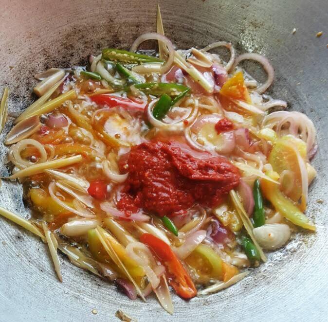 Ikan Siakap Goreng Tom Yam Padu Rasa. Ikut Langkah Demi Langkah Ini Pasti Menjadi