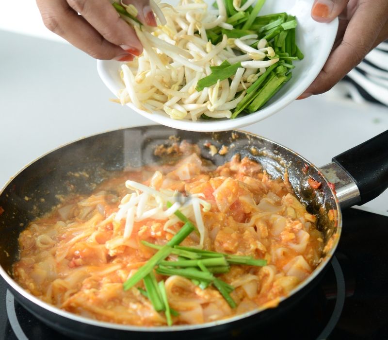 Char Kuetiau Goreng Bujang Yang Sempoi Tapi Sedap Gila Ni.