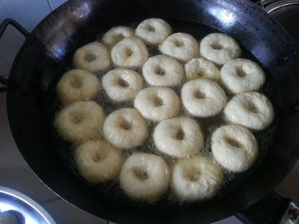 Resipi Buat Donat Gebus Gebas Untuk 2 Kg Tepung, Boleh Buat Bisnes Ni.