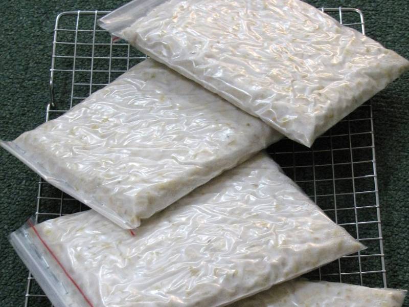 Bau, Pegang dan Teliti, Cara  Pilih Tempe Segar & Petua Simpannya