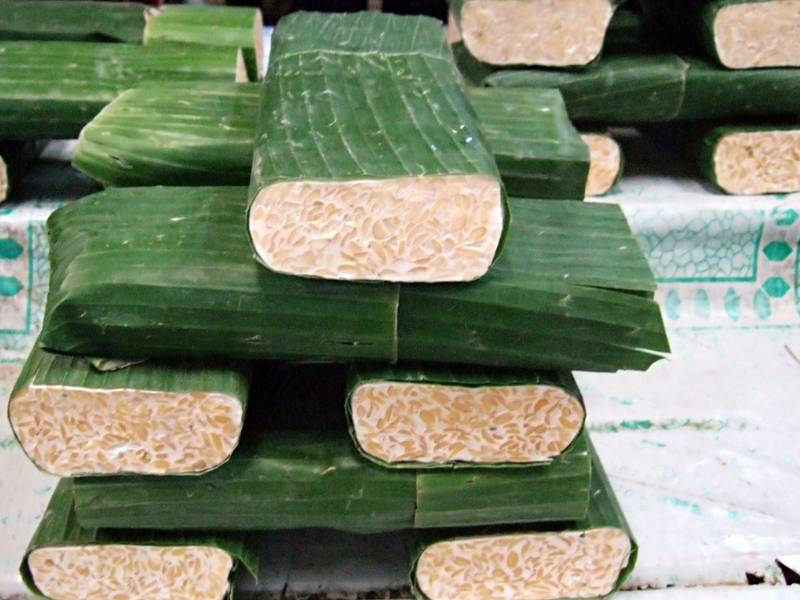 Bau, Pegang dan Teliti, Cara  Pilih Tempe Segar & Petua Simpannya
