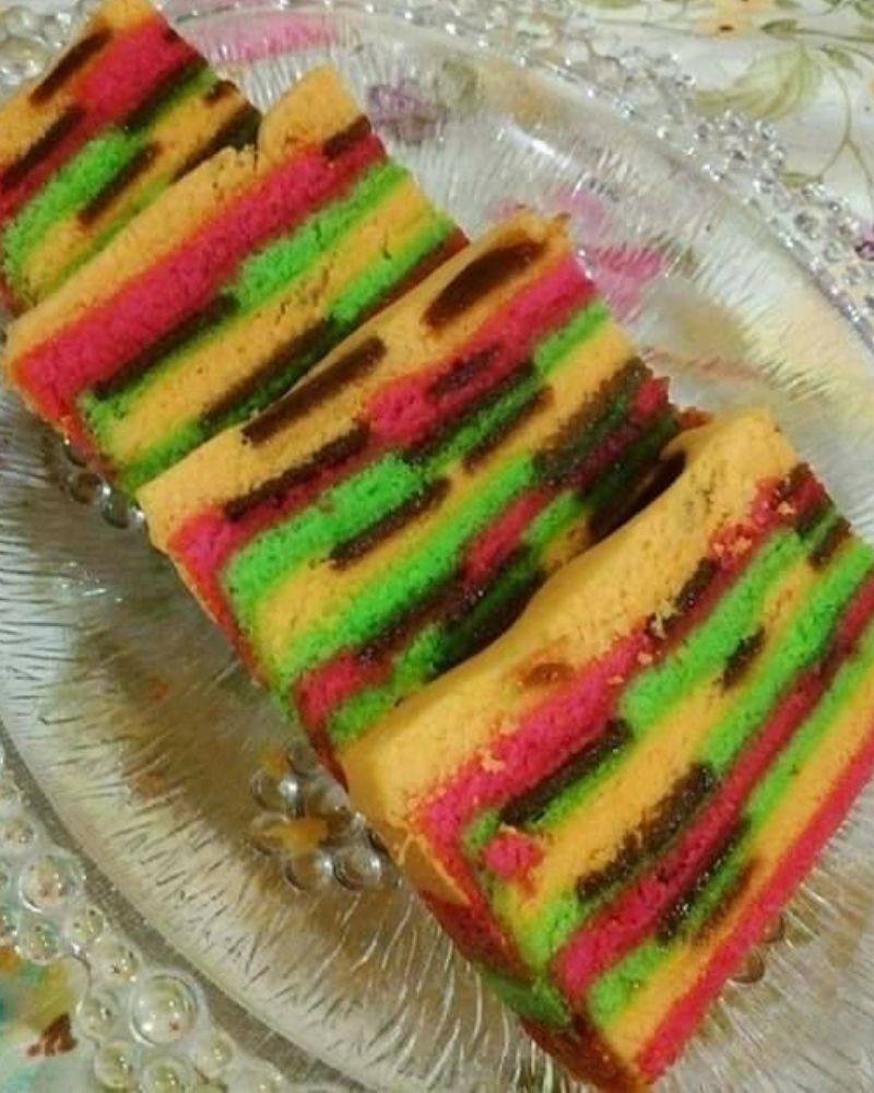 Kek Lapis Kukus Masam Manis, Cantiknya Bak Pelangi