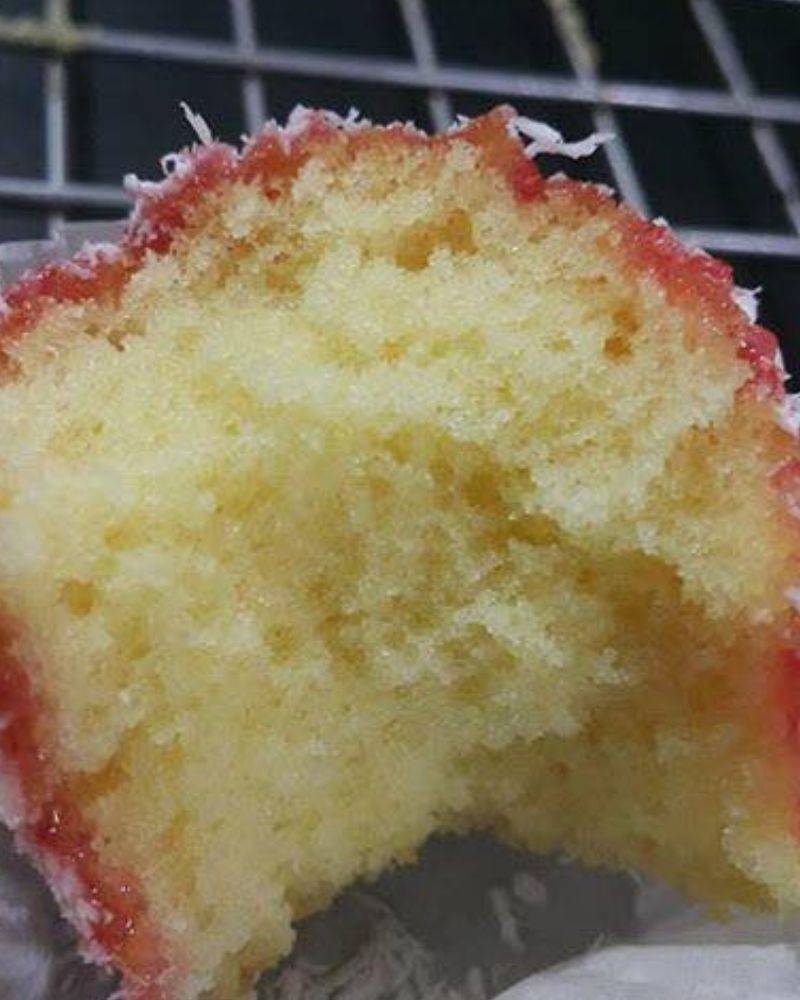 Kek Madeline Rasa Mentega, Strawberi & Kelapa Kering…Gabungan Yang Sungguh Enak