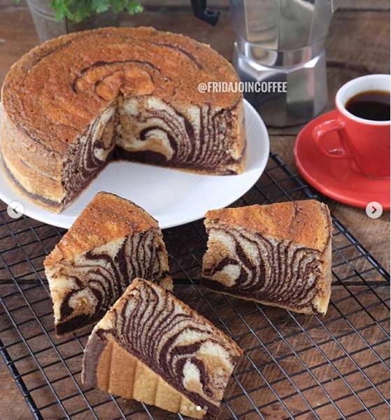 Resipi Kek Zebra Putih Telur Paling Mudah, Sedap & Gebu.
