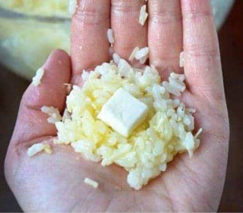 Nasi Kepal Berkeju Sungguh Sedap,  Mudah Disediakan  & Tak Membazir.