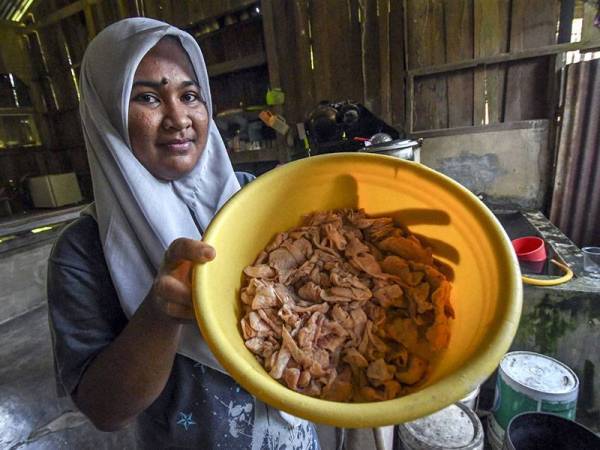 Kulit Ayam Dari Kantin Sekolah Jadi Lauk Harian