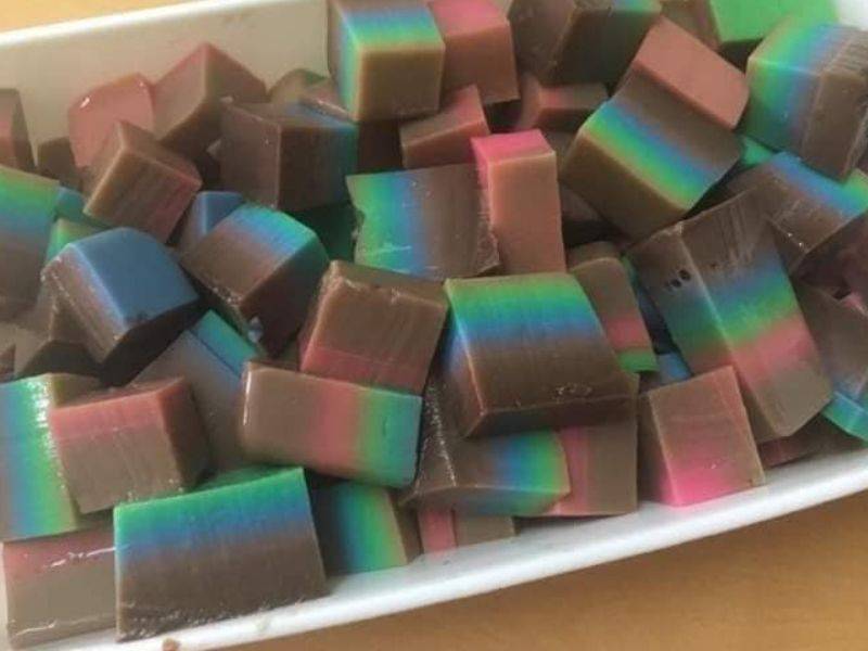 Agar-agar Coklat Pelangi Elok Aje Rupanya, Mudah Sangat Buatnya.