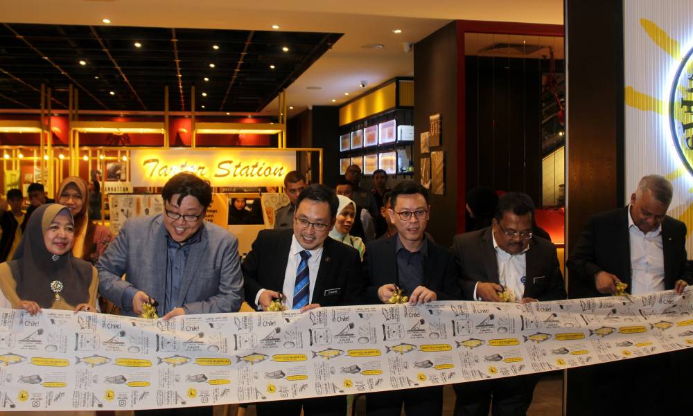 Pengalaman Serba Baharu Di The Manhattan Fish Market