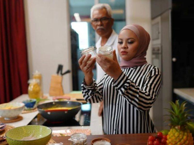 Rasa Anak Emak Anak Bapak: Siti Sarah Kongsi Resipi Ikan Patin Tempoyak Kegemaran Abahnya.