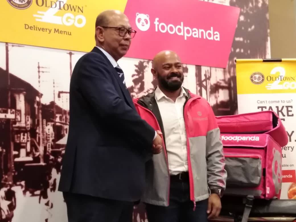 Kerjasama Oldtown White Coffee & foodpanda Lancar Oldtown 2Go.