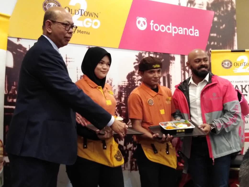 Kerjasama Oldtown White Coffee &#038; foodpanda Lancar Oldtown 2Go.