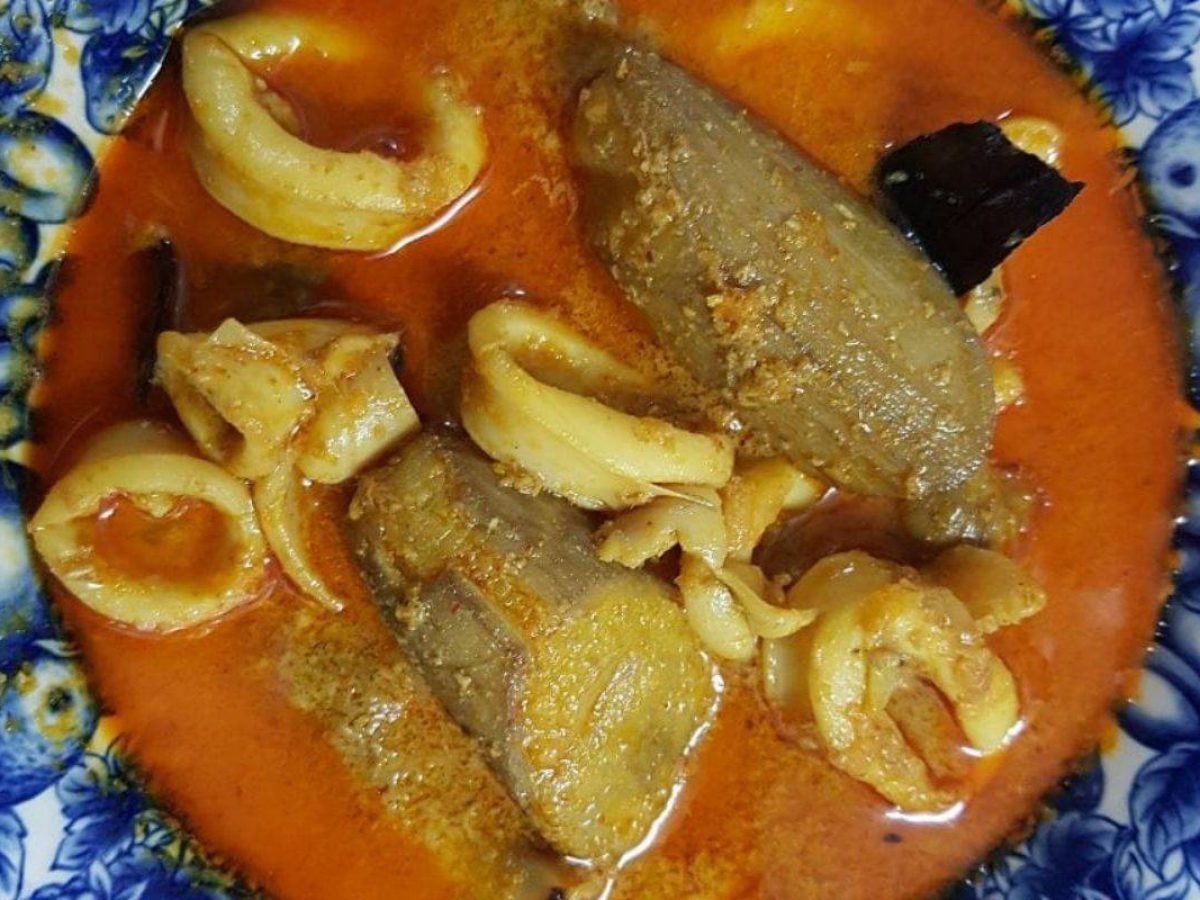 Kari Sotong Pisang Muda Lauk Patut Korang Cuba