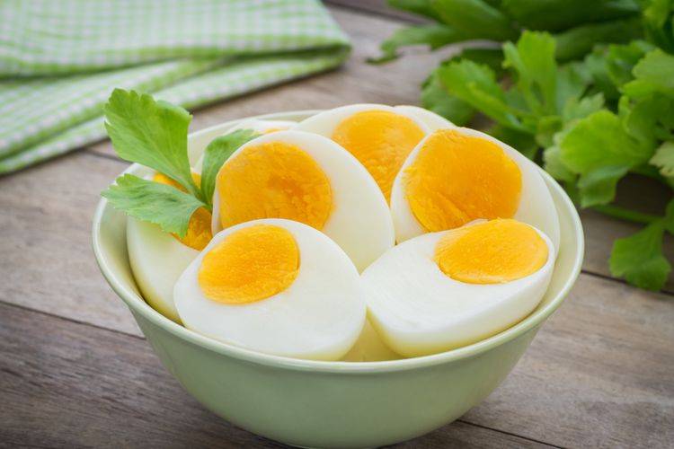 Ini 3 Cara Senang Potong Telur Rebus Cantik & Tak Hancur.