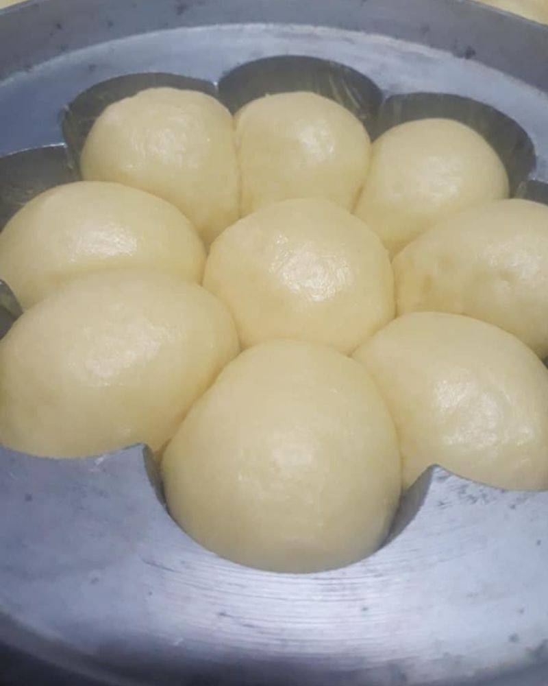 Roti Kampung Ibu Mertuanya Usia 74 Tahun, Uli Guna Tangan Aje…Gebunyaa.