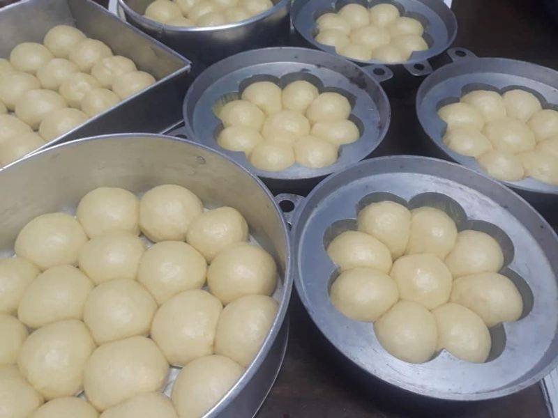 Roti Kampung Ibu Mertuanya Usia 74 Tahun, Uli Guna Tangan Aje…Gebunyaa.