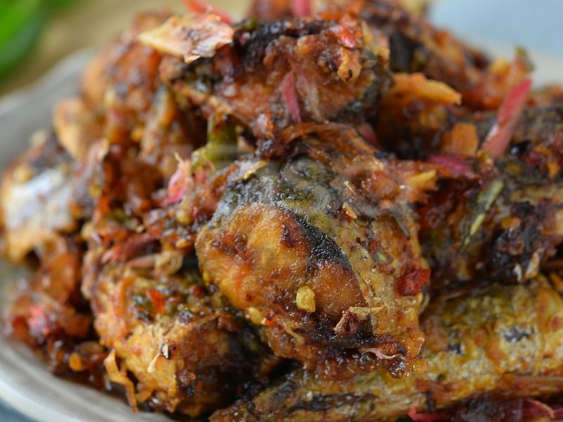 3 Versi Ikan Sambal Cili Boleh Korang Cuba, Sedap & Mudah.