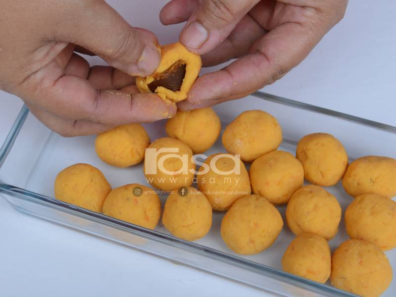 Buat Sendiri Kuih Onde-Onde Keledek, Lebih Sedap & Lebih Jimat.