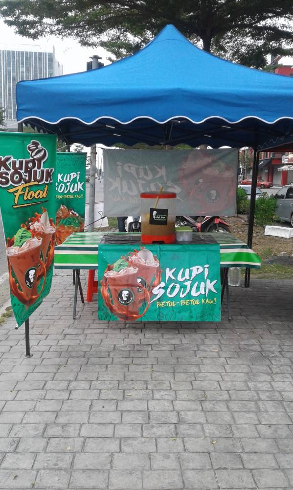 Kupi Sojuk, Kopi Tepi Jalan Tapi Rasa Premium