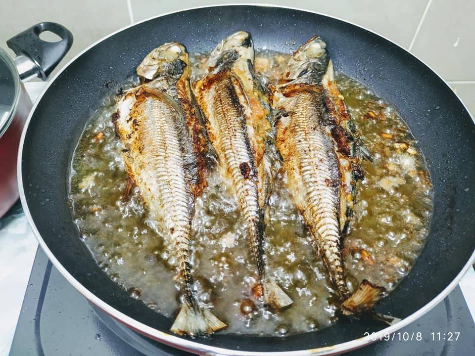 Resipi Ikan Cencaru Sumbat Sambal Daun Kesum Yang Sangat Sedap & Mudah