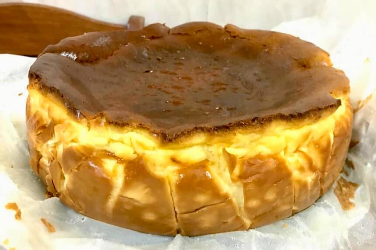 Resipi Basque Burnt Cheese Cake Mudah, Sedap & Tak Guna Banyak Bahan.