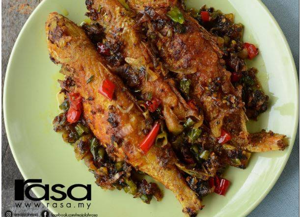 Ini 4 Menu Sambal Ikan Cili Padi Pedas & Garing, Memang Power.