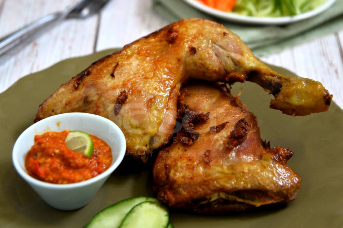 Resipi Ayam Pop Indonesia. Ringkas & Lengkap Dengan Sambal Sedap.