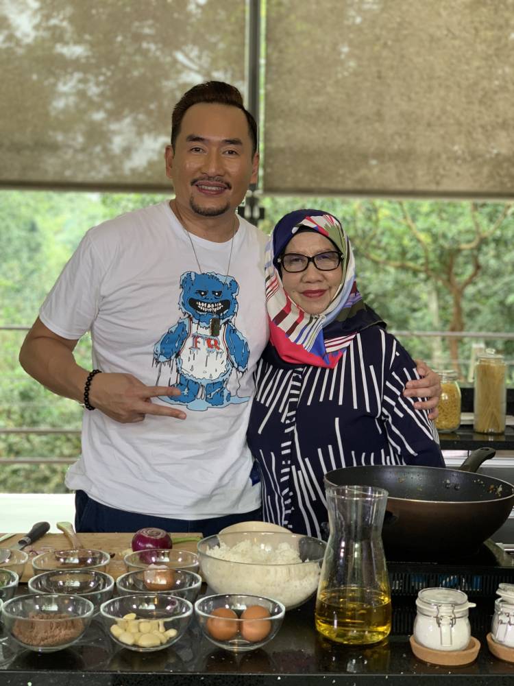 Dato’ AC Mizal Kongsi Resipi Nasi Goreng Belacan Seafood Paling Mudah