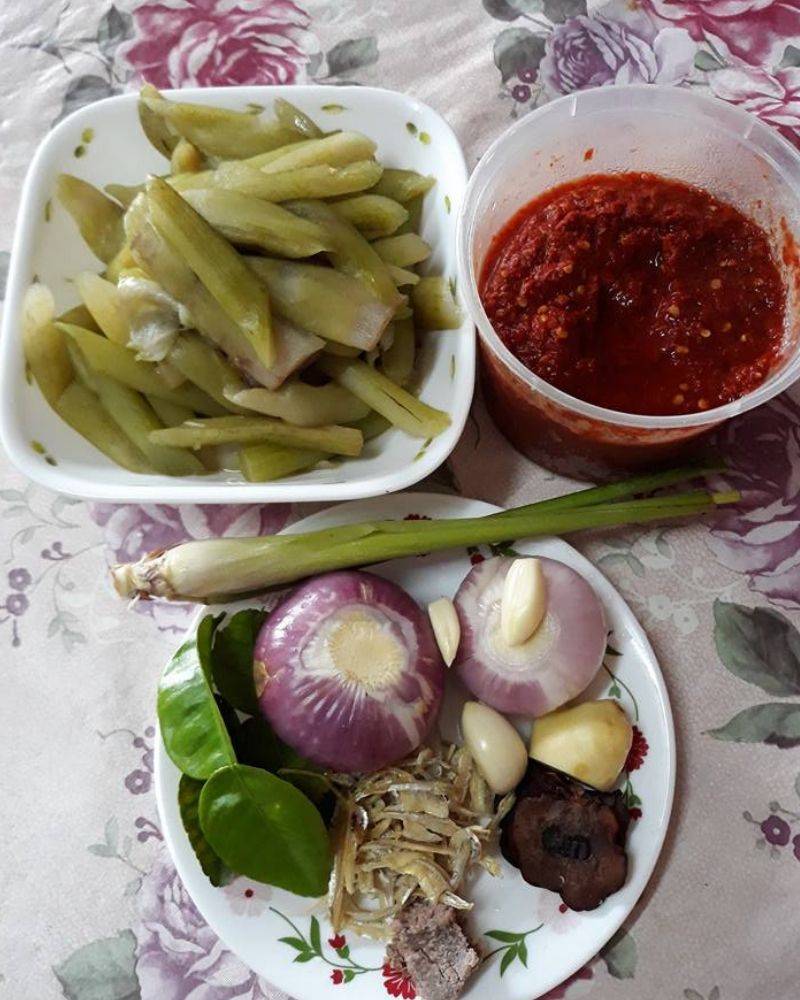 Asam Pedas Batang Keladi Sedap Meraung,Resipi Ni Tak Gatal Tekak