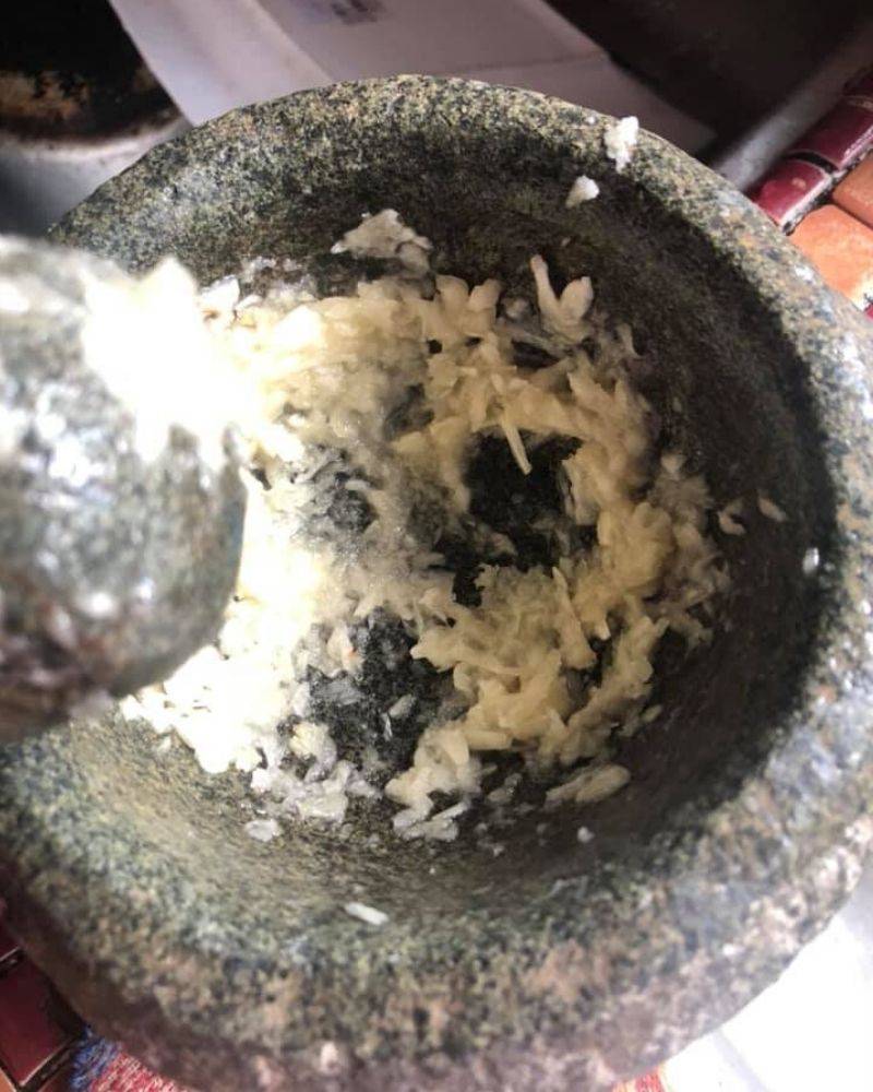 Ubi Kayu Tu Dah Goreng Cer Sira Dengan Cili & Bawang Putih, Perasakan. Memang Terasa Pedas Manisnya.