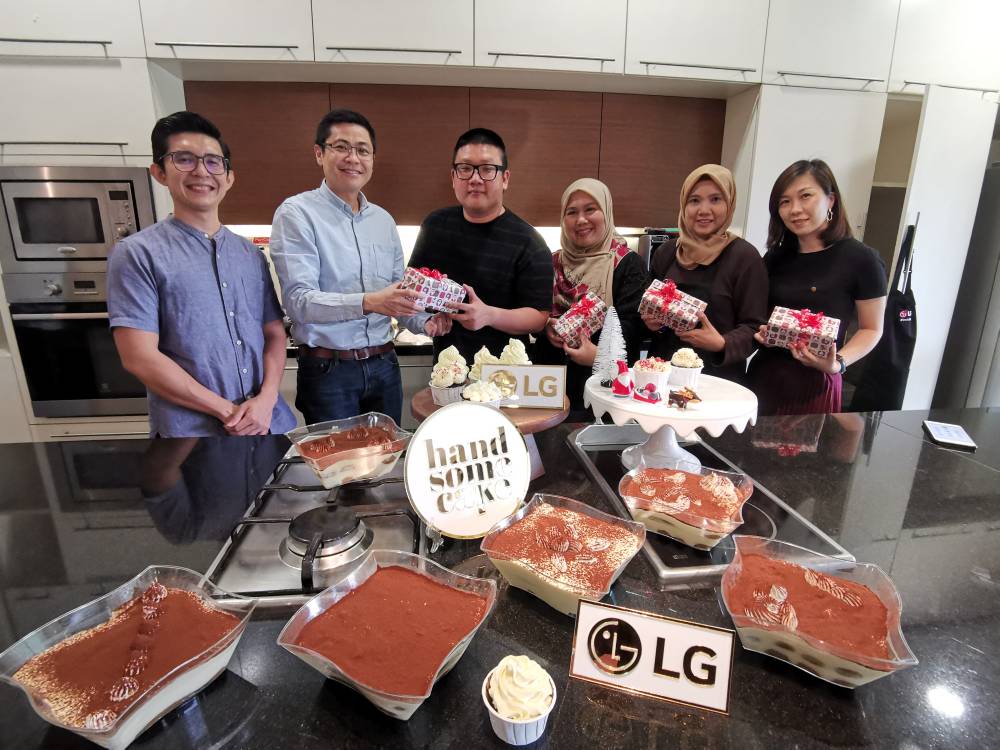 Meriahnya LG Instaview Express Baking Class Bersama Hand.Some.Cake