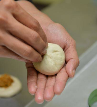 Cara Buat Roti Inti Kari Ayam Kentang Yang Sedap &#038;Gebu.