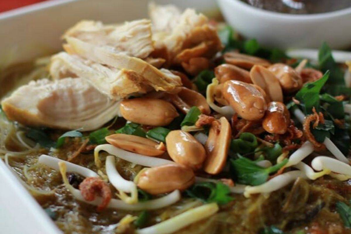 Soto Ayam Dan Begedil Kentang Paling Mudah & Sedapnyaa…