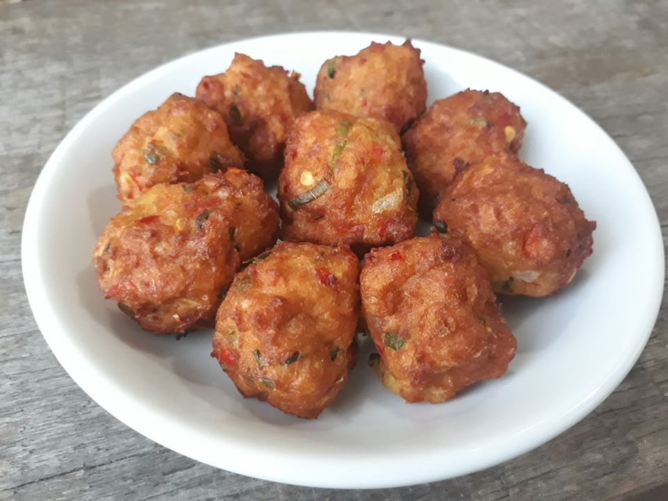 Buat Cucur Sedap Guna Lebihan Roti. Rangup & Sangat Mudah.