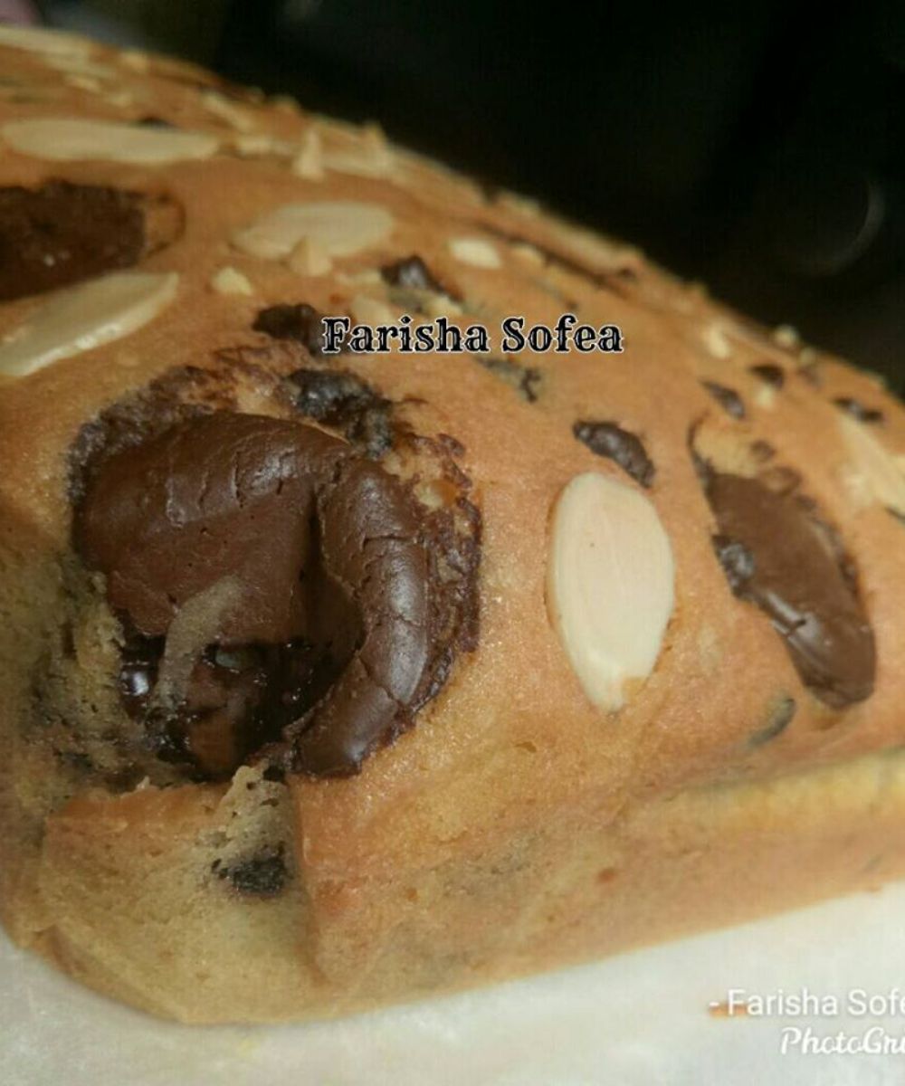 Kek Congo Bars… Kek Lembut Gebu Tabur Aje Badam & Coklat Coin Atasnya.